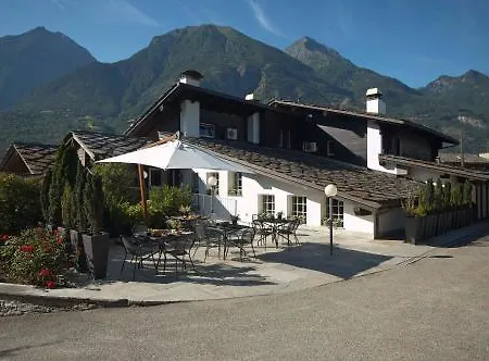 Village Szálloda 3*