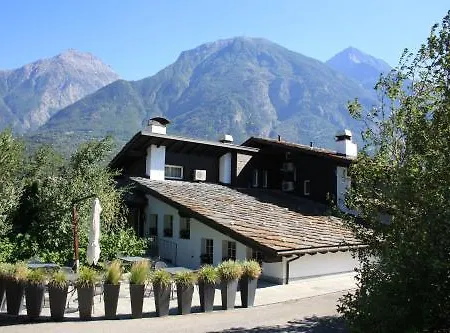 Village 3* Pollein
